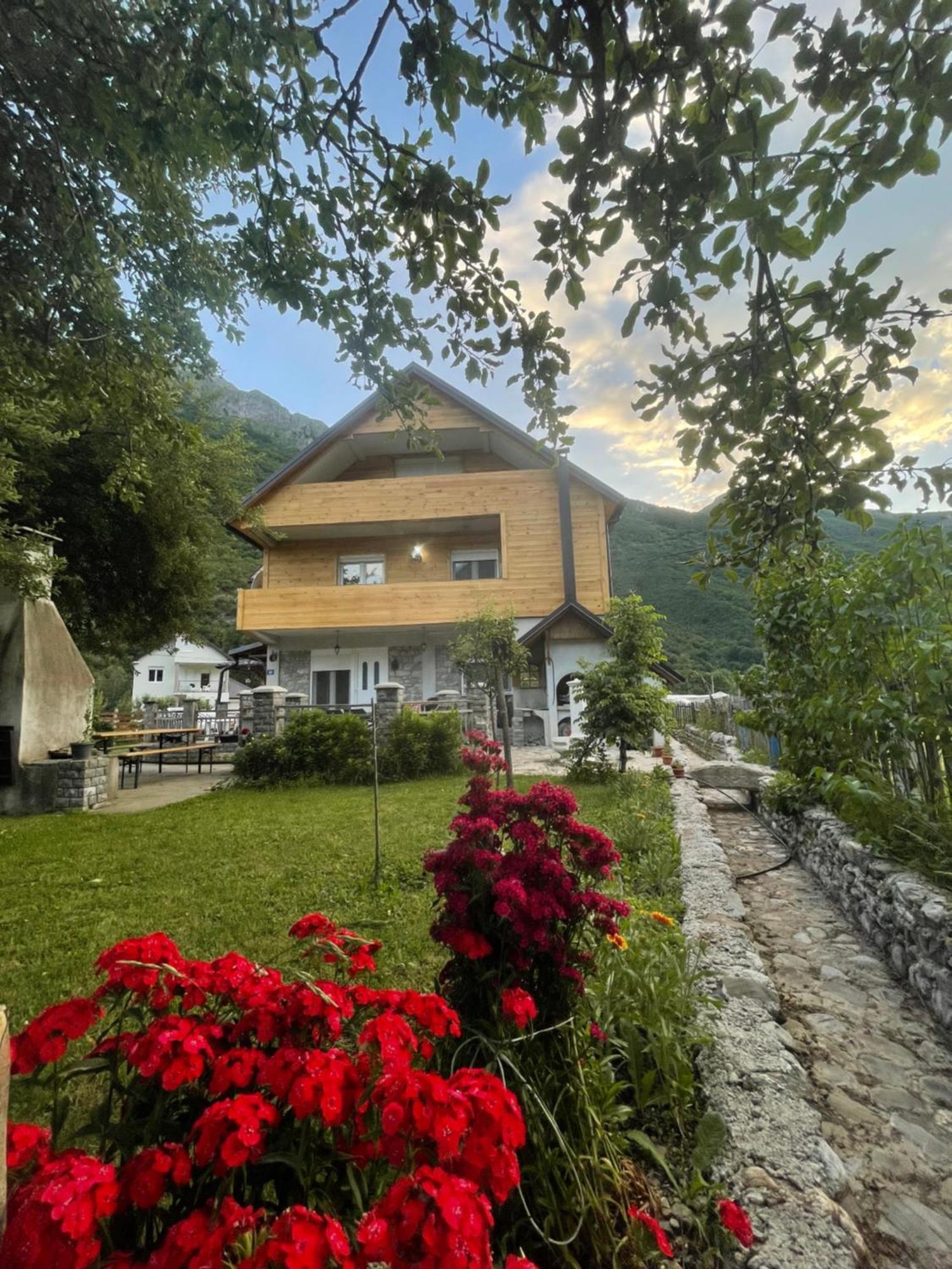 Riverside Guesthouse & Sauna Vuthaj Exterior foto